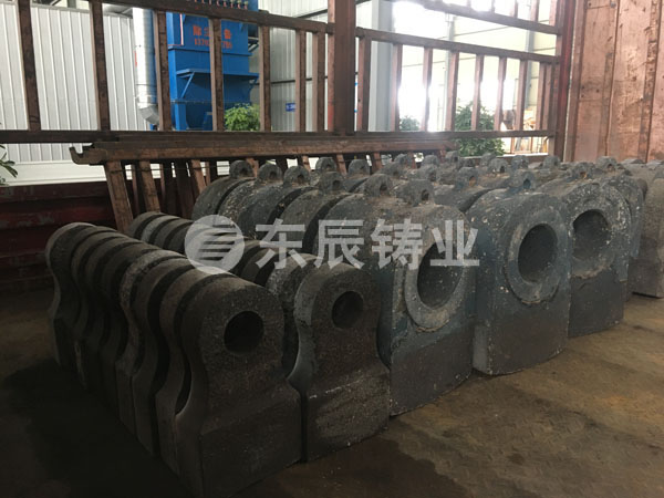 錘式破碎機錘頭發(fā)貨現場